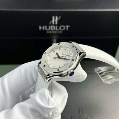 Hublot Classic Fusion Women Watch 33mm White Dial - Image 2