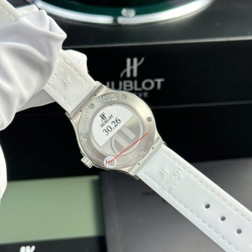 Hublot Classic Fusion Women Watch 33mm White Dial - Image 4