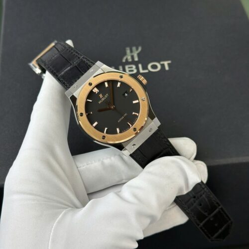 Hublot Classic Fusion Black Dial King Gold Bezel 42mm - Image 4