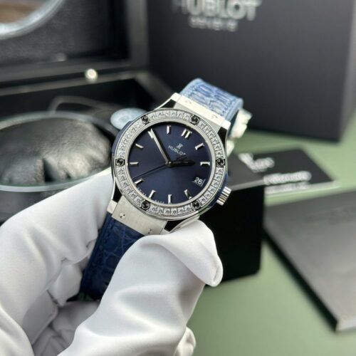 Hublot Classic Women Watch 33mm Blue Dial - Image 3