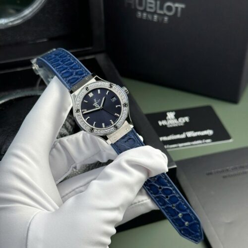 Hublot Classic Women Watch 33mm Blue Dial - Image 4