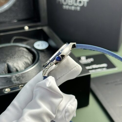 Hublot Classic Women Watch 33mm Blue Dial - Image 5