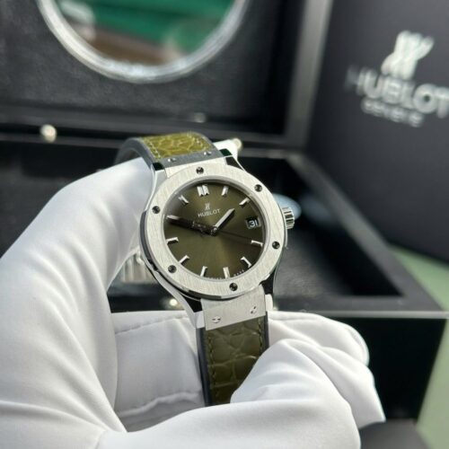 Hublot Classic Fusion Women's 33mm Green Dial - Image 3