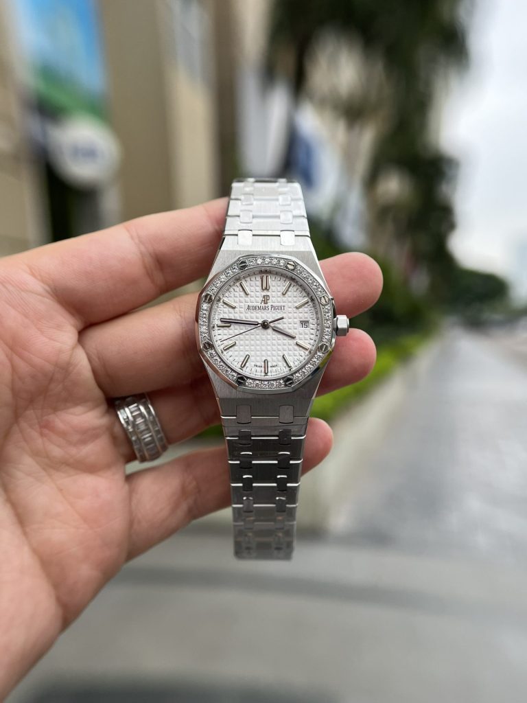 Audemars Piguet Royal Oak 34mm with White Dial and Metal Wire Bracelet