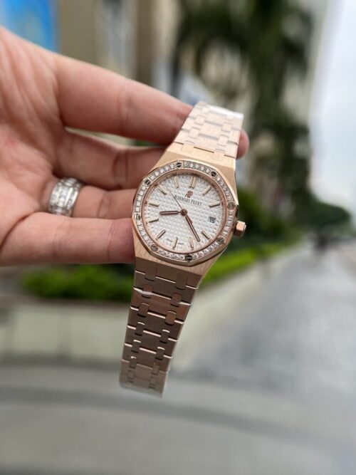 Audemars Piguet Royal Oak 34mm Rose Gold with White Dial - Image 2