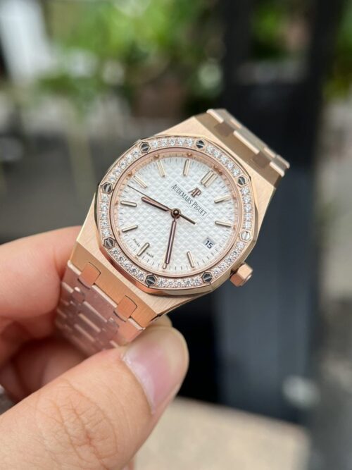 Audemars Piguet Royal Oak 34mm Rose Gold with White Dial - Image 4