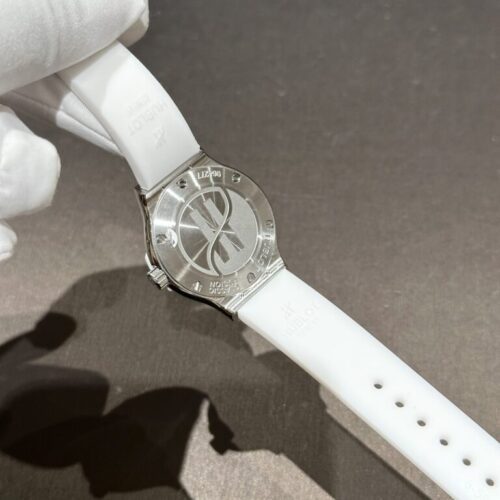 Hublot Classic Fusion White Full Moissanite Diamonds 33mm - Image 6