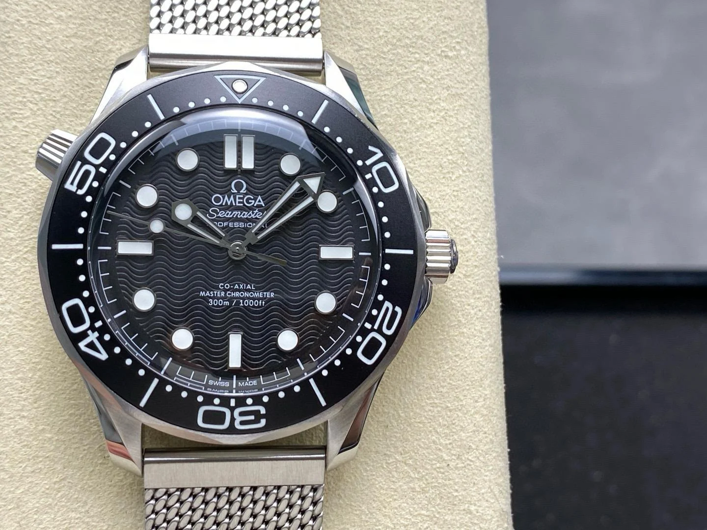 Omega Seamaster Diver 300M James Bond 60th Anniversary 42mm 210.30.42