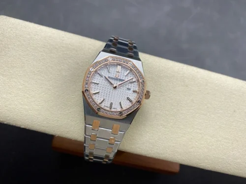 Audemars Piguet Royal Oak Quartz Ref. 67651SR.ZZ.1261SR.01 Super Clone - Image 4