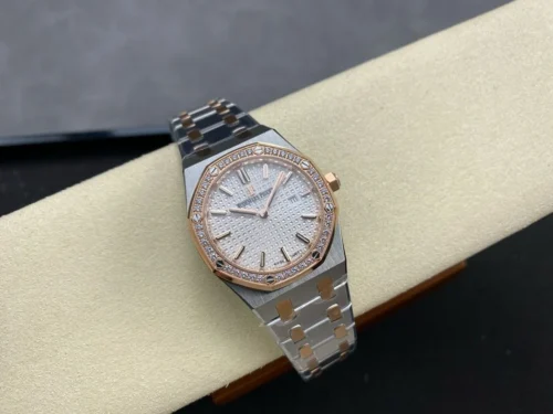 Audemars Piguet Royal Oak Quartz Ref. 67651SR.ZZ.1261SR.01 Super Clone - Image 5