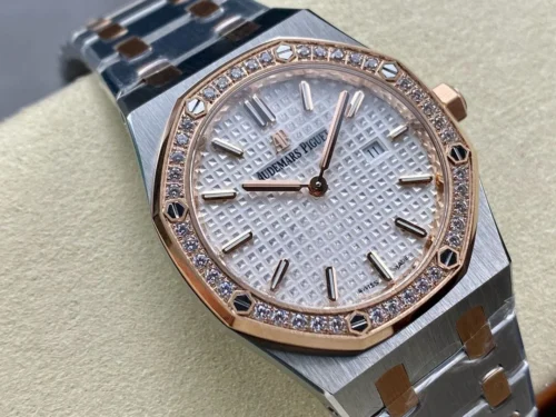 Audemars Piguet Royal Oak Quartz Ref. 67651SR.ZZ.1261SR.01 Super Clone - Image 3