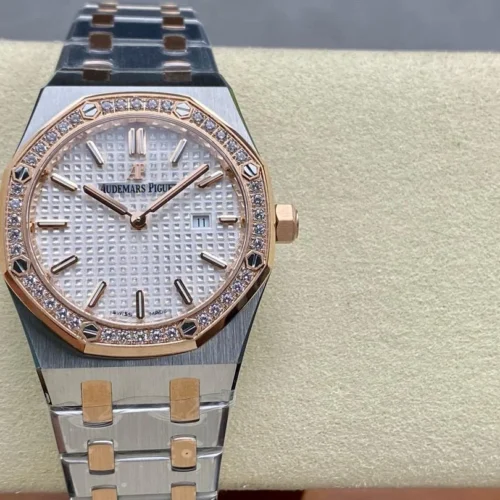Audemars Piguet Royal Oak Quartz Ref. 67651SR.ZZ.1261SR.01 Super Clone