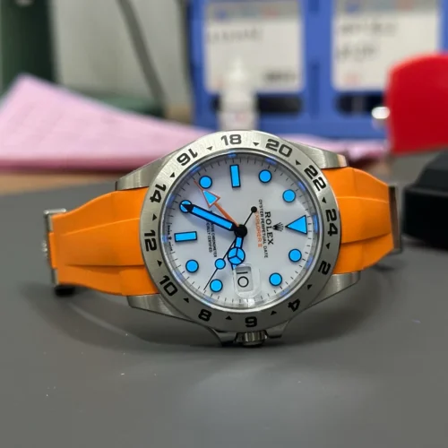Explorer II 42mm 226570 Clean White Dial on Oysterflex Rubber Strap  - Image 2