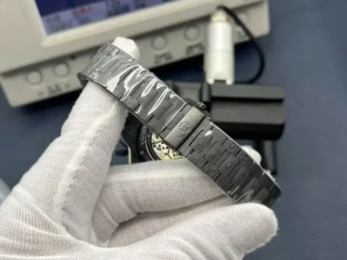 Patek Philippe Nautilus 5711 DIW Carbon Super Light 40mm Replica - Image 8