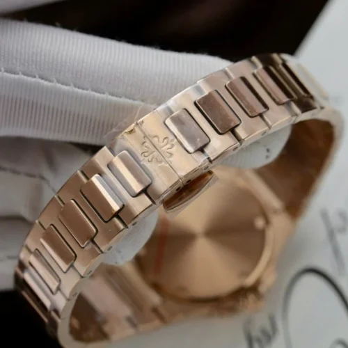 Patek Philippe Nautilus 7010R Imitation Watch Purple Pink Dial Metal Wire Bracelet GR Factory 32mm - Image 9