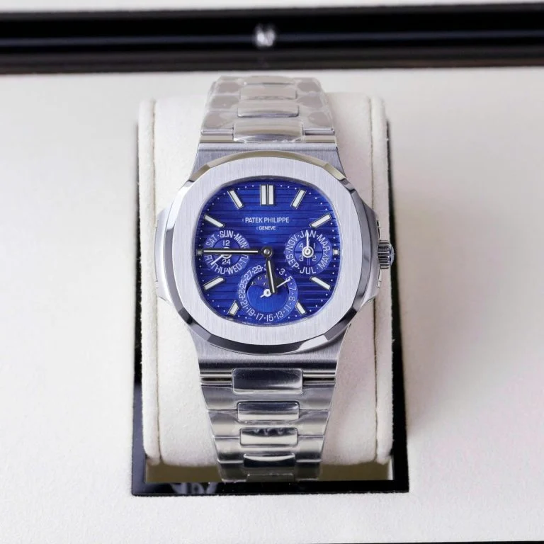 Patek Philippe Nautilus 5740 Men Blue Dial Metal Wire 40mm