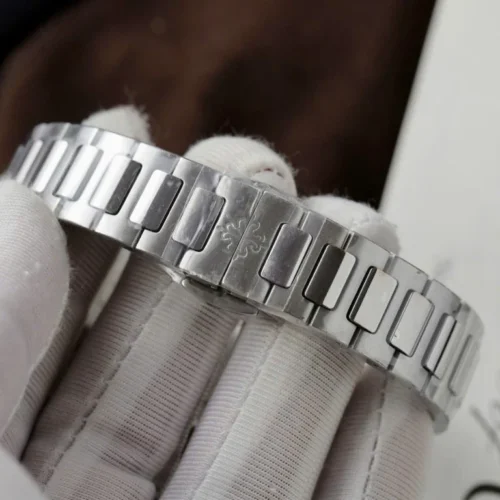 Patek Philippe Nautilus 7010R Imitation Watch Purple Pink Dial Diamonds Bezel 32mm - Image 8