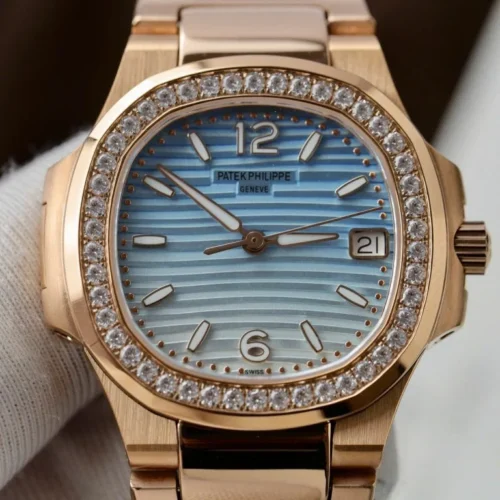 Patek Philippe Nautilus 7010R Women 32mm Blue/White Dial Metal Wire - Image 2