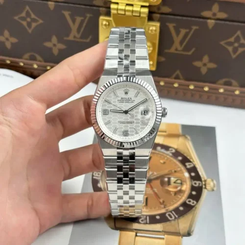 Land-Dweller 127334 40mm Imitation White/Honeycomb Dial