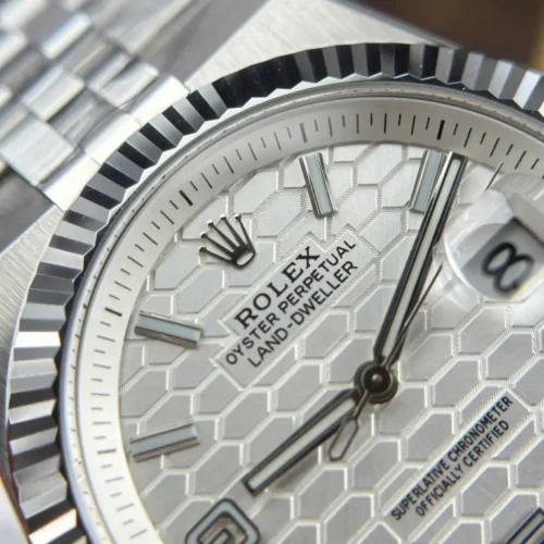 Land-Dweller 127334 40mm Imitation White/Honeycomb Dial - Image 4