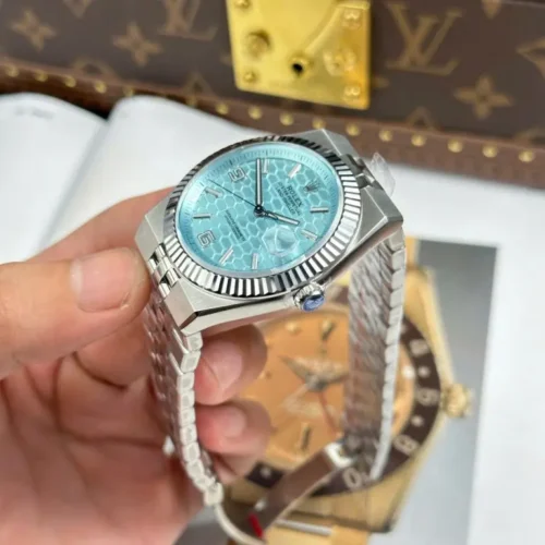 Land-Dweller 127336 40mm Ice Blue/Honeycomb Dial - Image 2