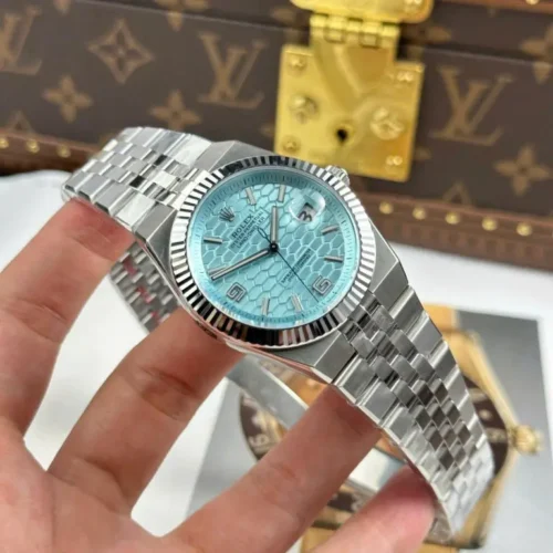 Land-Dweller 127336 40mm Ice Blue/Honeycomb Dial - Image 5