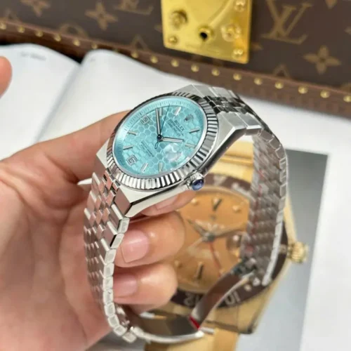 Land-Dweller 127336 40mm Ice Blue/Honeycomb Dial - Image 6