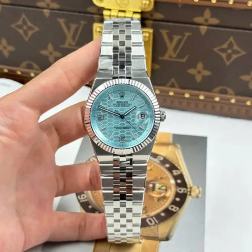Land-Dweller 127336 40mm Ice Blue/Honeycomb Dial