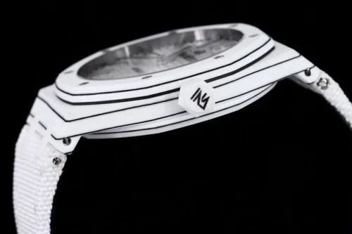 Royal Oak 15400 White Dial in White Carbon Fibre on White Nylon Strap - Image 7