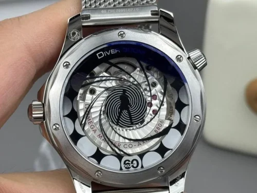 Omega Seamaster Diver 300M James Bond 60th Anniversary Master Chronome - Image 3