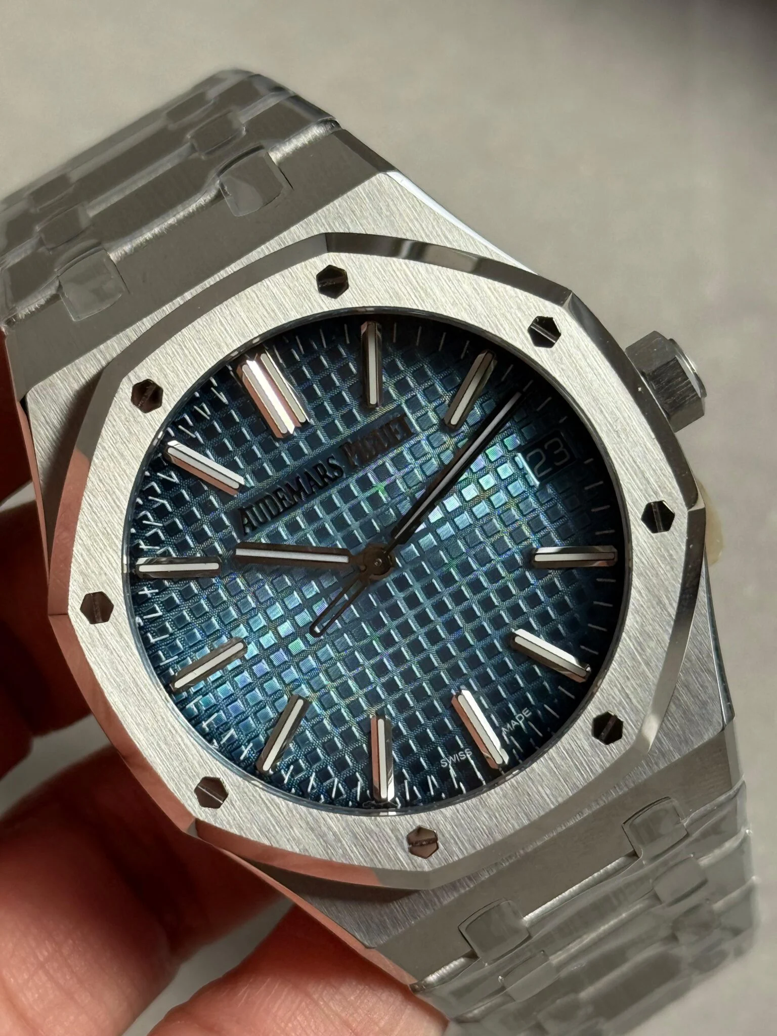 Royal Oak 41mm 15510 BC SS ZF 1:1 Best Edition Ice Blue Textured Dial on SS Bracelet SA4302 V3 - Image 2