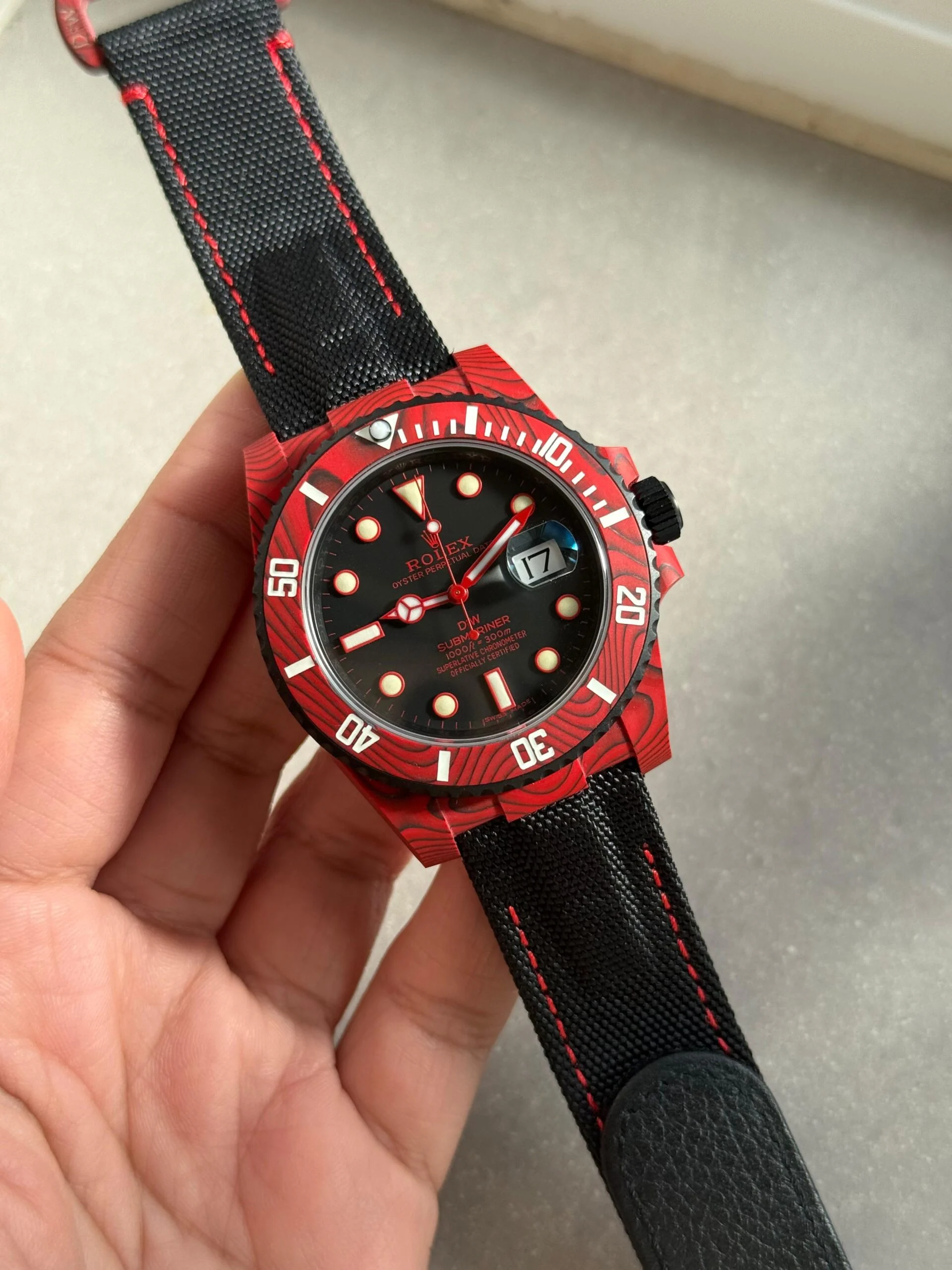 Submariner DIW Red Carbon VSF 1:1 Best Edition Black Dial on Black Nylon Strap VS3135