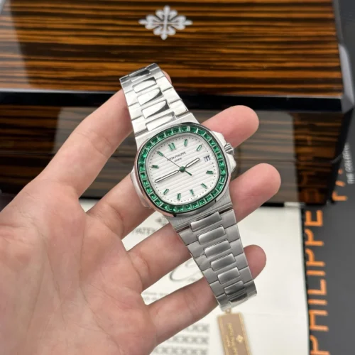 Patek Philippe Nautilus 5723 White Dial Automatic Movement 40mm