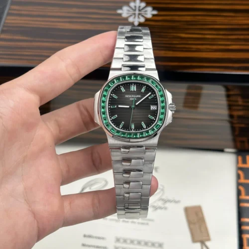 Patek Philippe Nautilus 5723 Gray Dial Bezel Stone Green 40mm